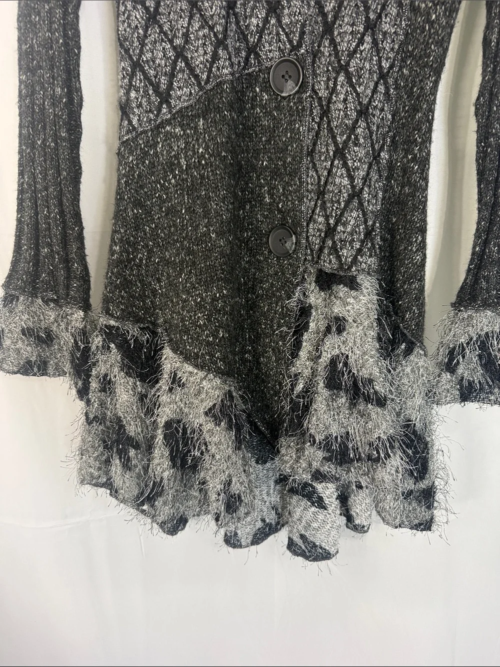 LIQUID BY SIONI BLACK GRAY FAUX FUR TRIM CARDIGAN SIZE M